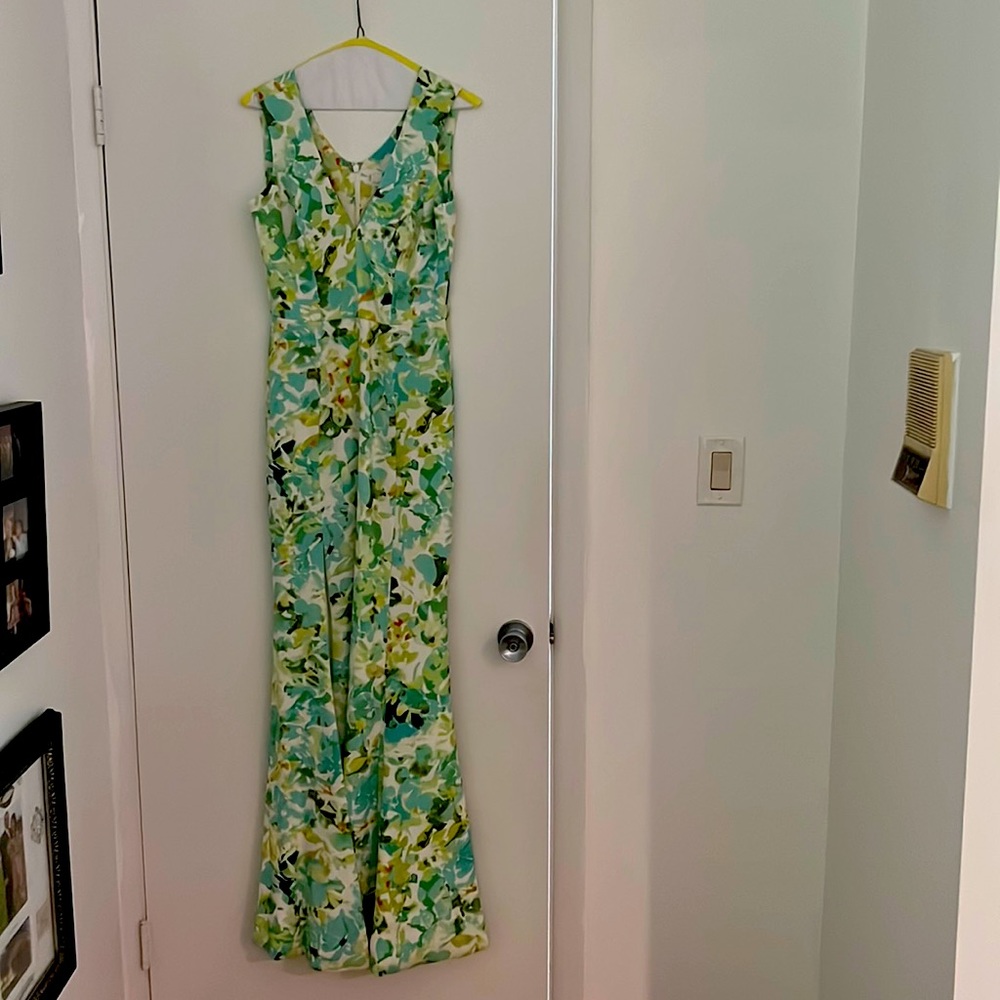 Dress the population with slit, long floral dress, beautiful size small